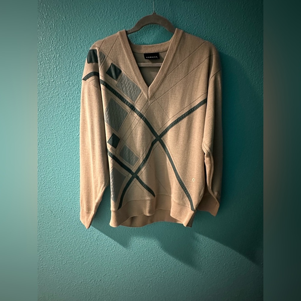 V-Neck Sweater in Beige and Green